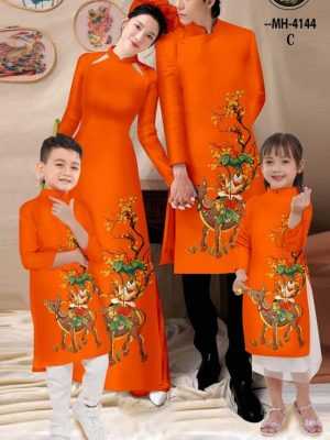 1676867452 vai ao dai nam mau moi (21)